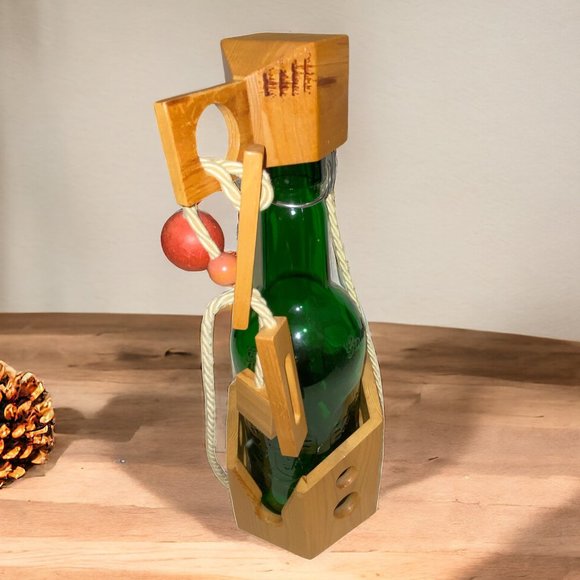 Vintage Wooden Wine Bottle Puzzle Gag Joke Gift - Picture 3 of 10